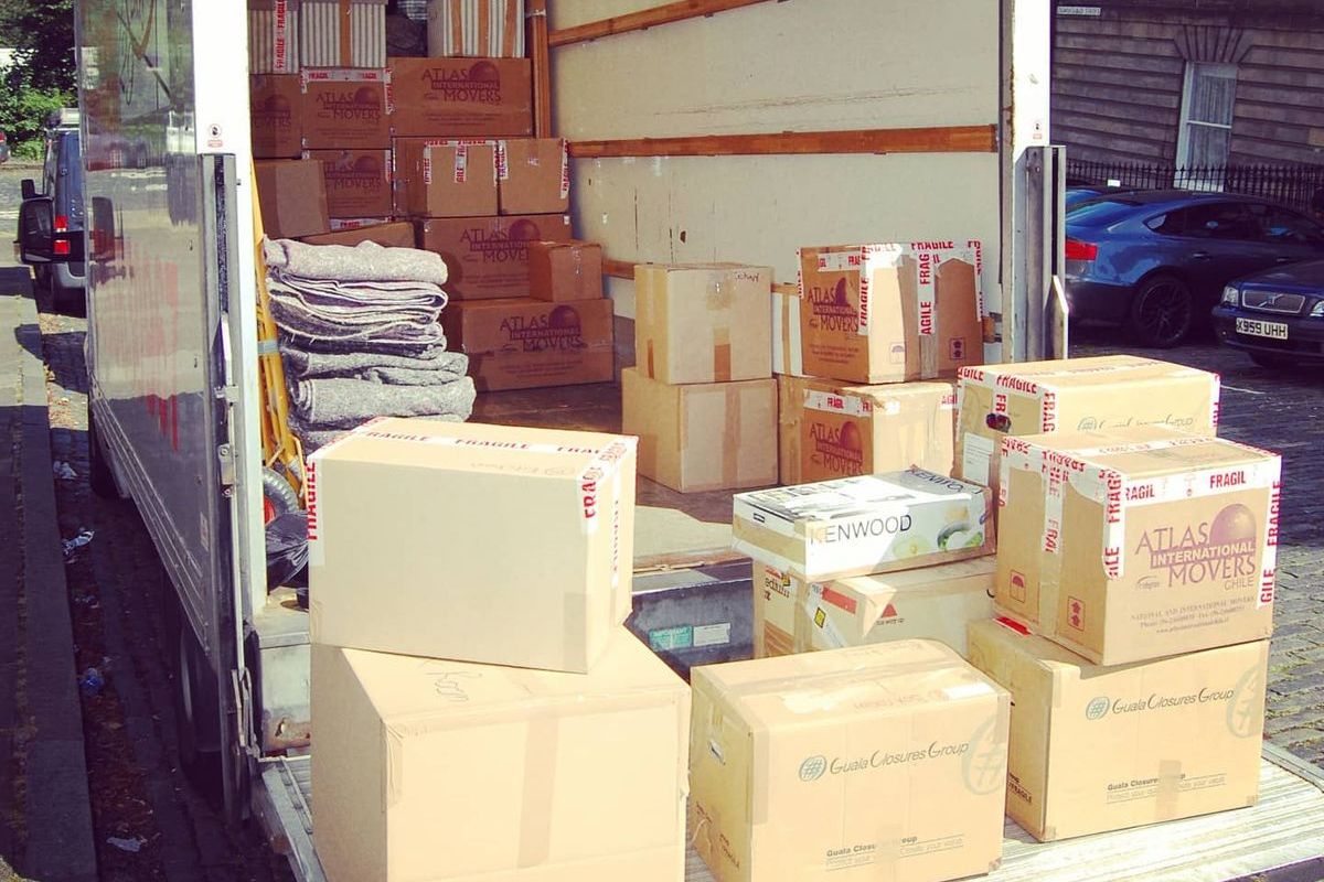 Experienced Happy To Help Van removals professionals